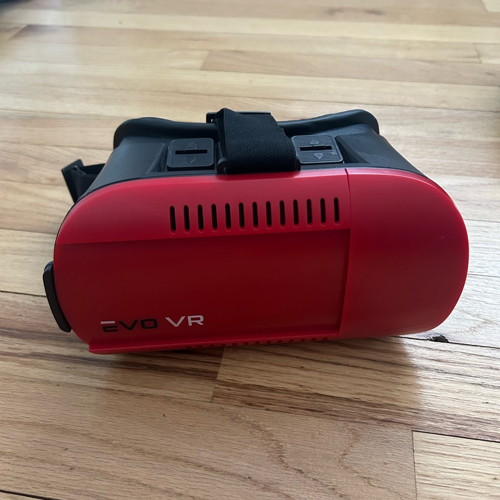 Evo Virtual Reality Headset